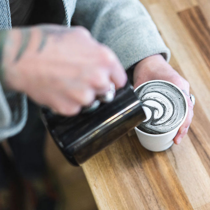 Colored Frothing Pitcher 20oz - Black